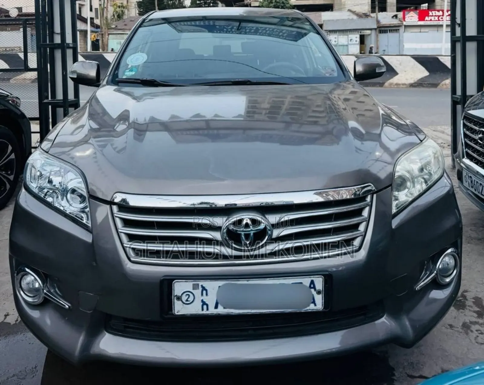 Toyota RAV4 2011 Gold