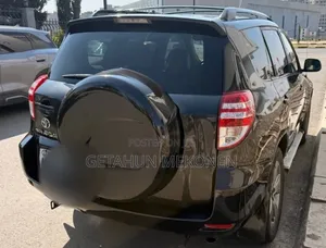 Toyota RAV4 2010 Black