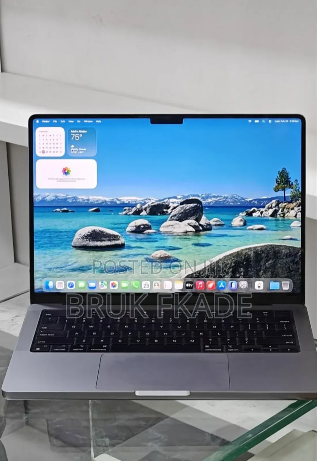New Laptop Apple MacBook Pro 2024 M3 14-inch 8GB Apple M3 Pro SSD 512GB