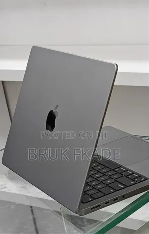 New Laptop Apple MacBook Pro 2024 M3 14-inch 8GB Apple M3 Pro SSD 512GB