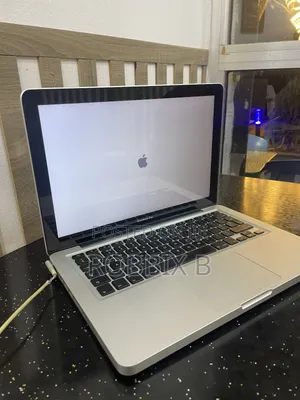 Laptop Apple MacBook 2010 8GB Intel Core 7 HDD 1T