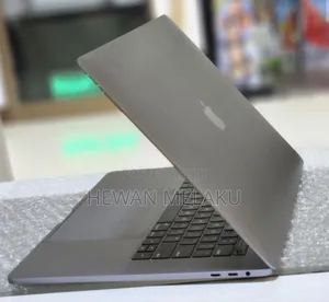 New Laptop Apple MacBook Pro 2019 32GB Intel Core i7 SSD 512GB