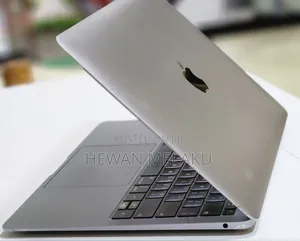 New Laptop Apple MacBook Pro 2019 32GB Intel Core i7 SSD 512GB