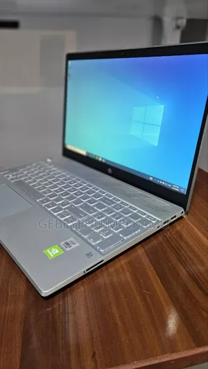 New Laptop HP Pavilion 15 8GB Intel Core i5 SSD 256GB