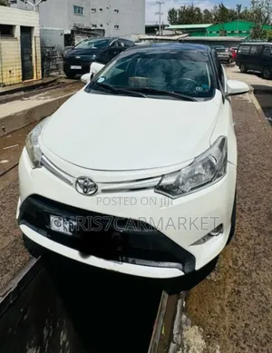 Toyota Yaris 2014 White