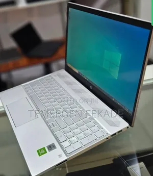 New Laptop HP Pavilion 15 8GB Intel Core i5 SSD 256GB