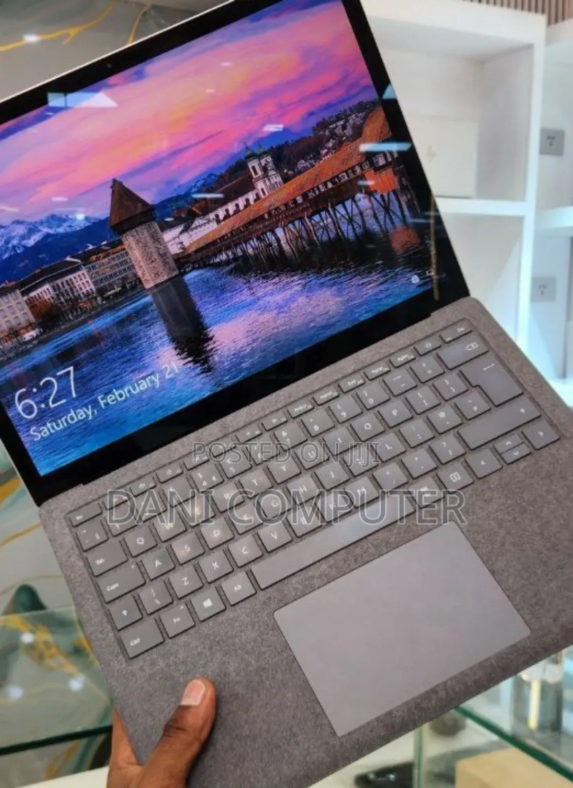 New Laptop Microsoft Surface 16GB Intel Core i7 SSD 256GB