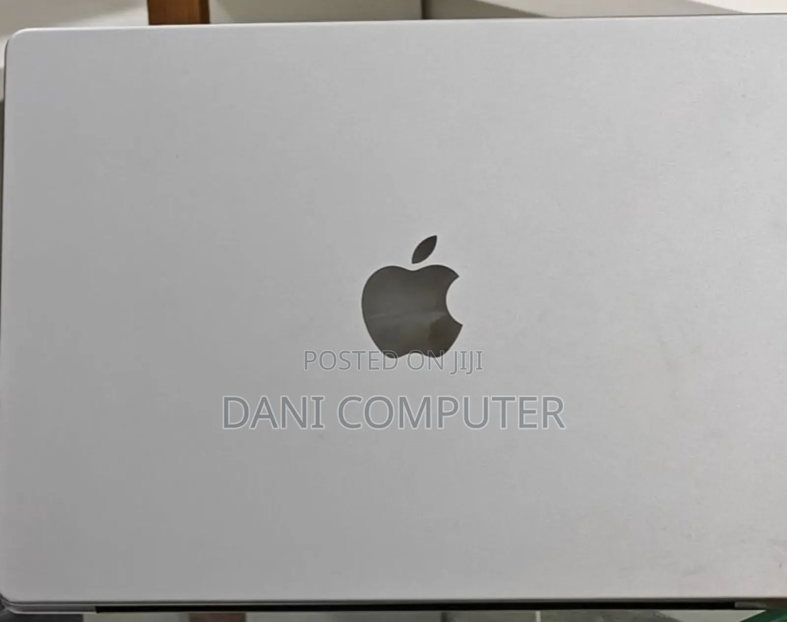 New Apple MacBook Pro 2023 M3 14-inch 8GB Intel Core M3 SSD 512GB