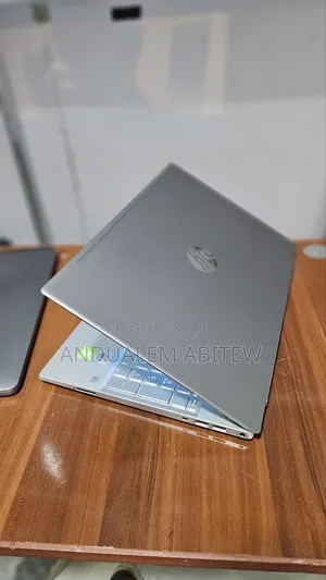 New Laptop HP Pavilion 15 8GB Intel Core i5 SSD 256GB