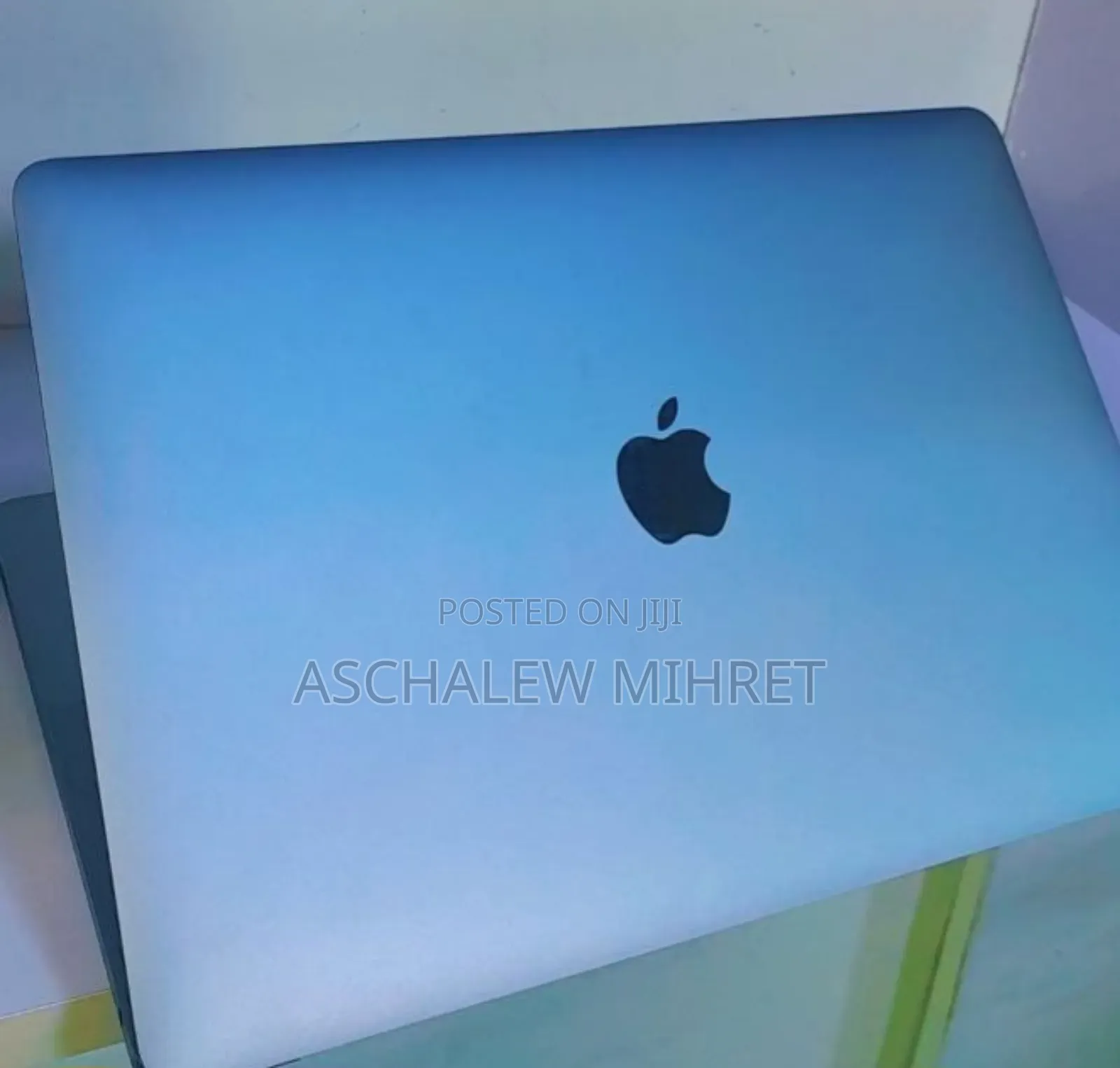 New Laptop Apple MacBook Pro M1 8GB Apple M1 SSD 256GB