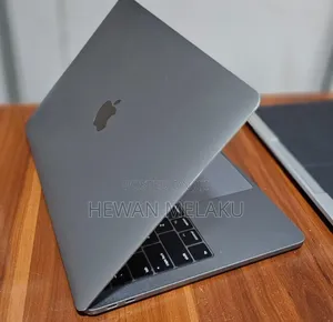 New Laptop Apple MacBook Pro 2017 8GB Intel Core i5 SSD 256GB