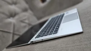 New Laptop HP EliteBook 1040 G8 16GB Intel Core i7 SSD 512GB