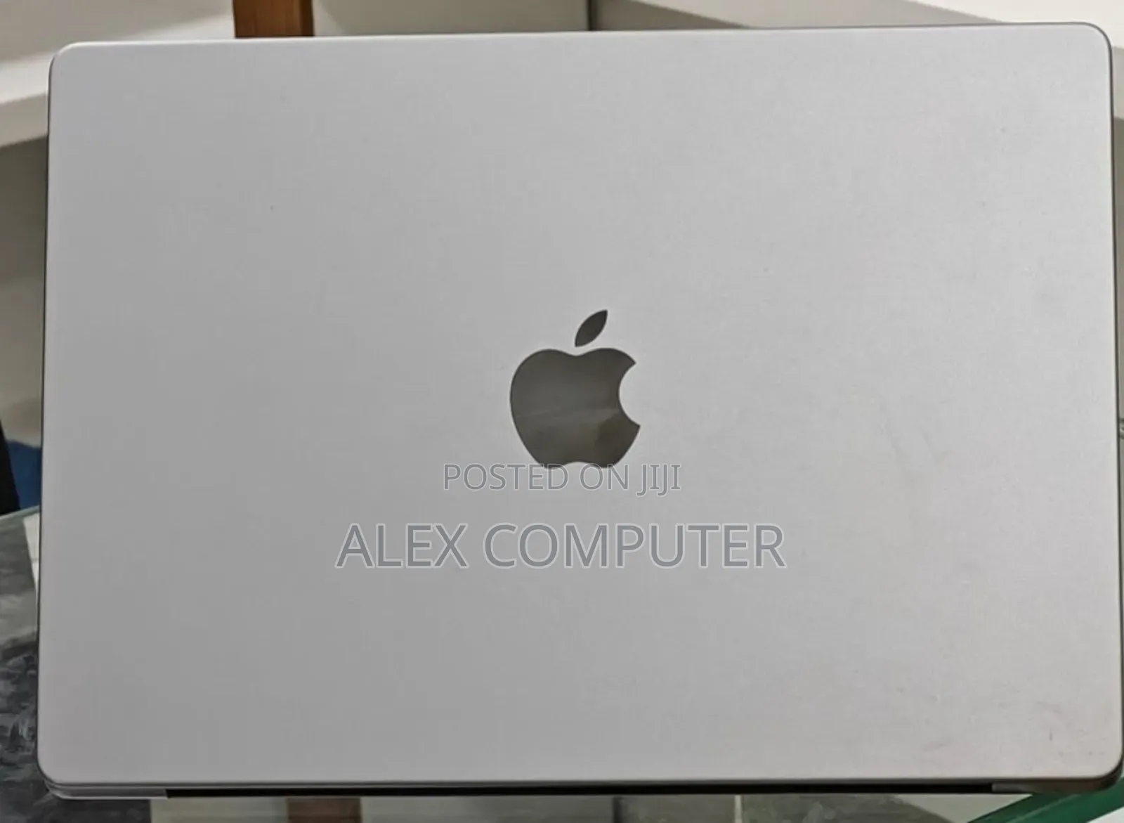 New Laptop Apple MacBook Pro 2024 M3 14-inch 8GB Apple M3 SSD 512GB