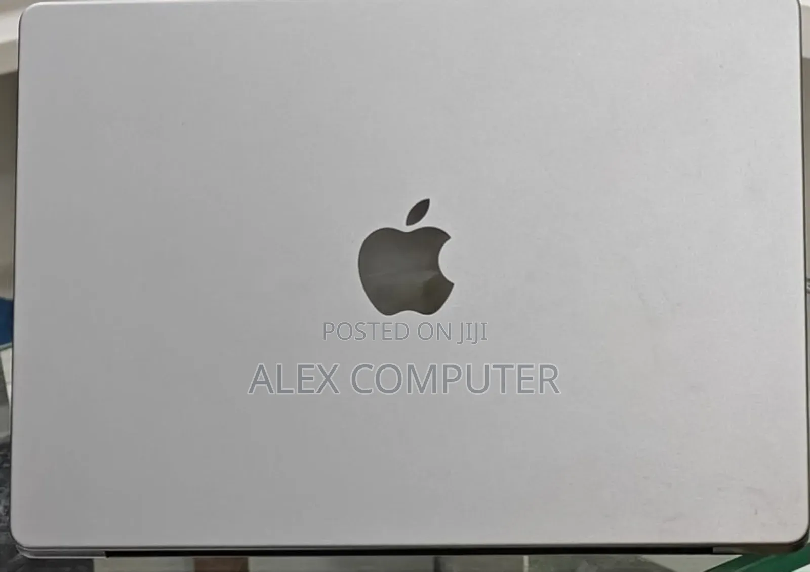 New Laptop Apple MacBook Pro 2024 M3 14-inch 8GB Apple M3 SSD 512GB