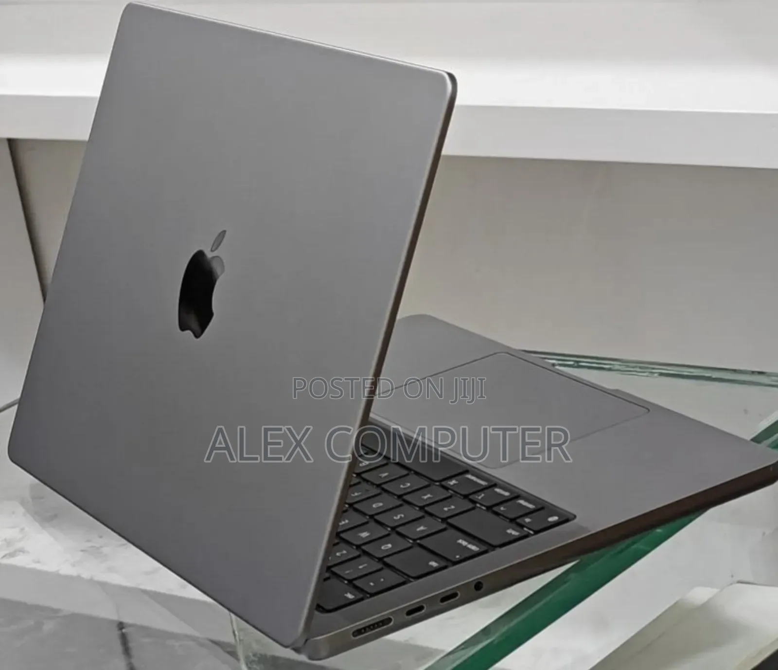 New Laptop Apple MacBook Pro 2024 M3 14-inch 8GB Apple M3 SSD 512GB