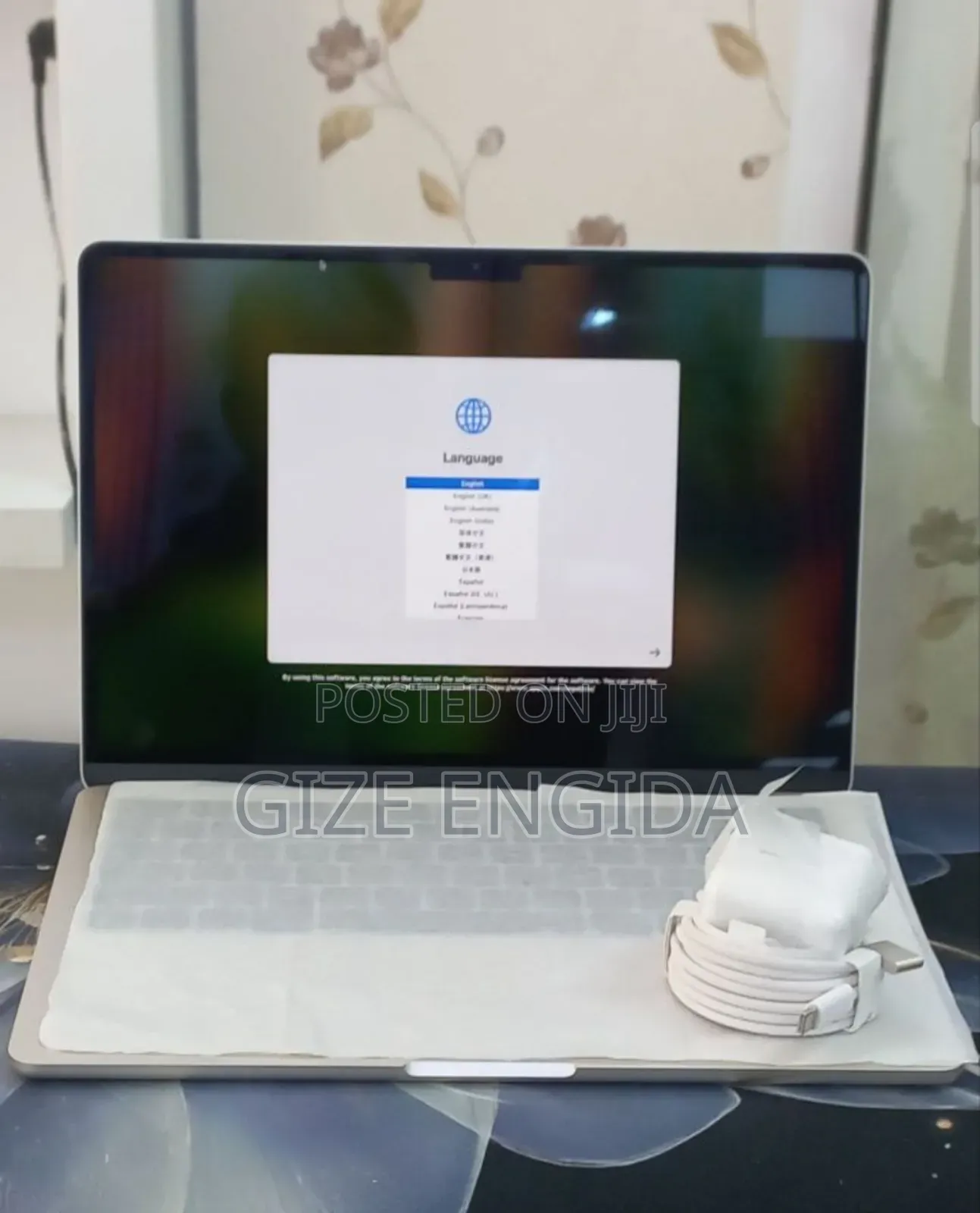 New Laptop Apple MacBook Air 2025 M4 13-inch 16GB Apple M4 SSD 256GB