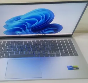 New Laptop Dell 16GB Intel Core i7 SSD 512GB