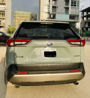 Toyota RAV4 LE 2022 Gray