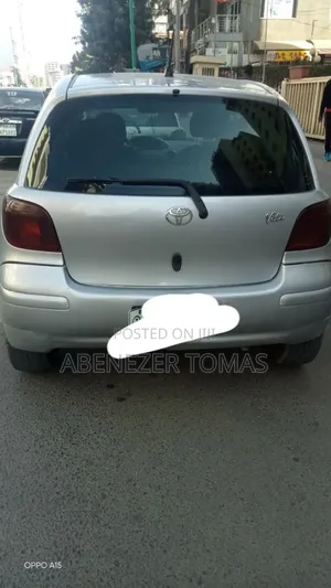 Toyota Vitz 2003 Silver