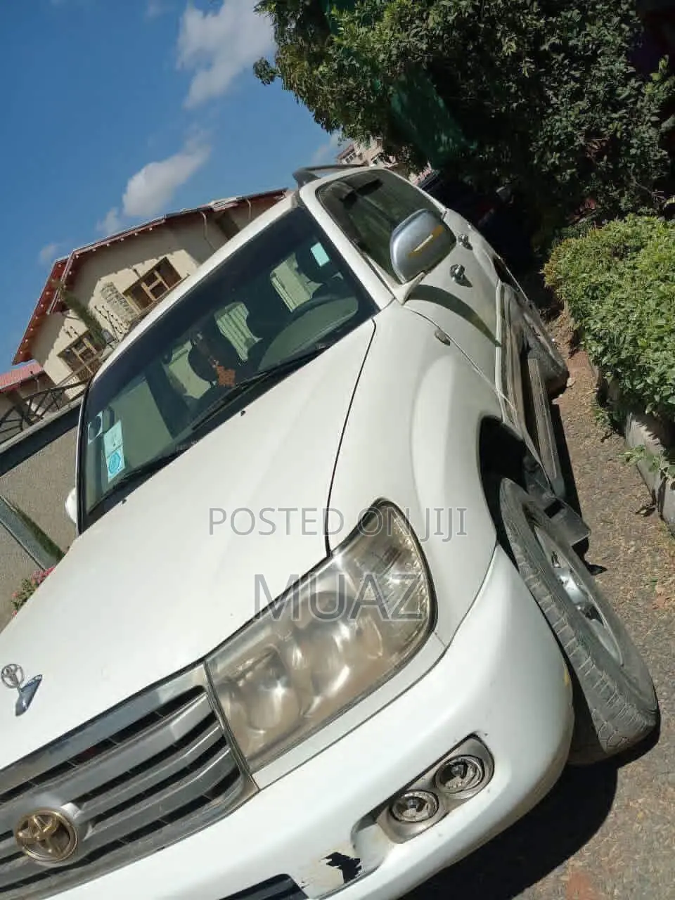 Toyota Land Cruiser 2000 White