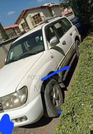 Toyota Land Cruiser 2000 White