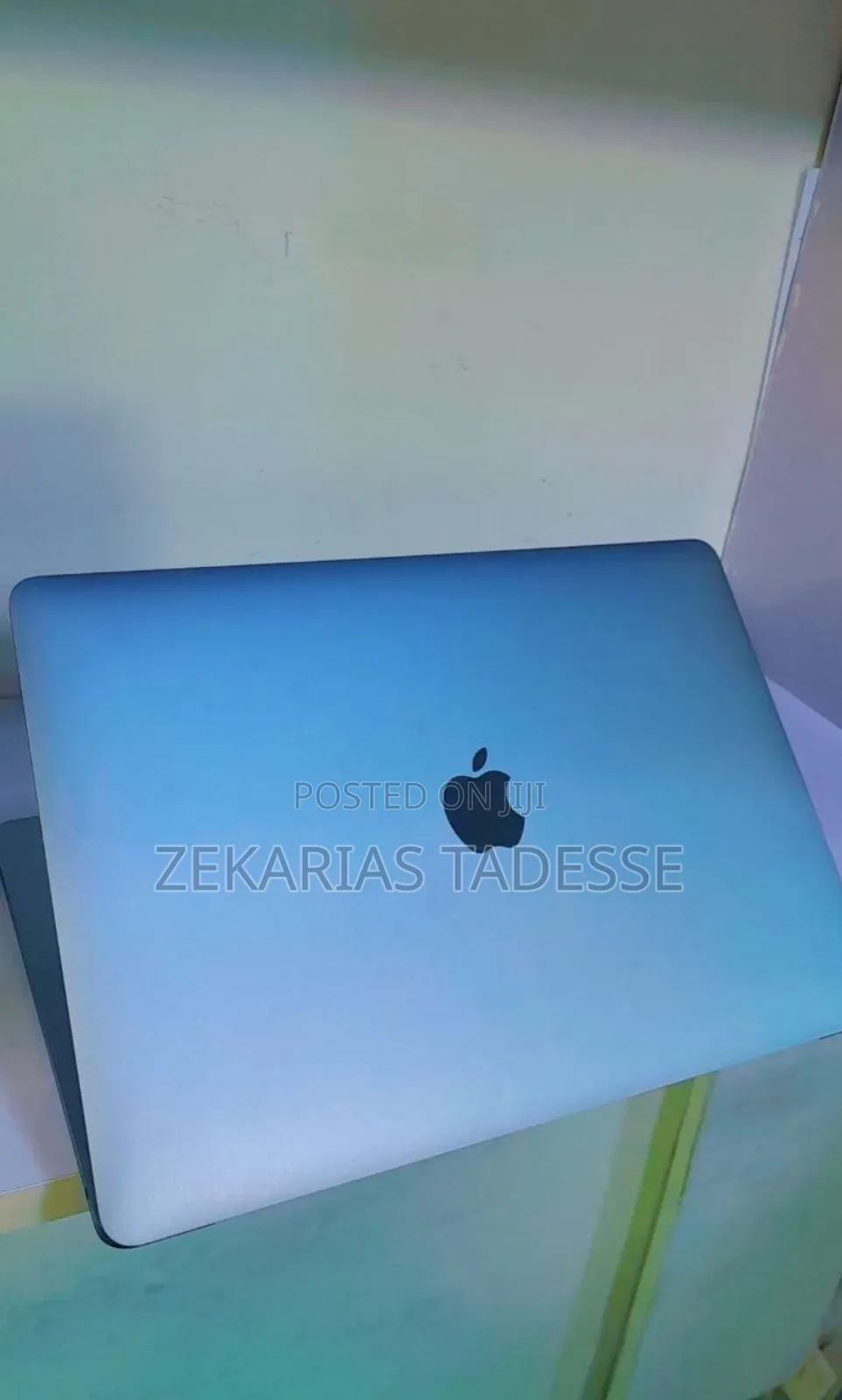 New Laptop Apple MacBook Pro 2020 M1 8GB Apple M1 SSD 256GB