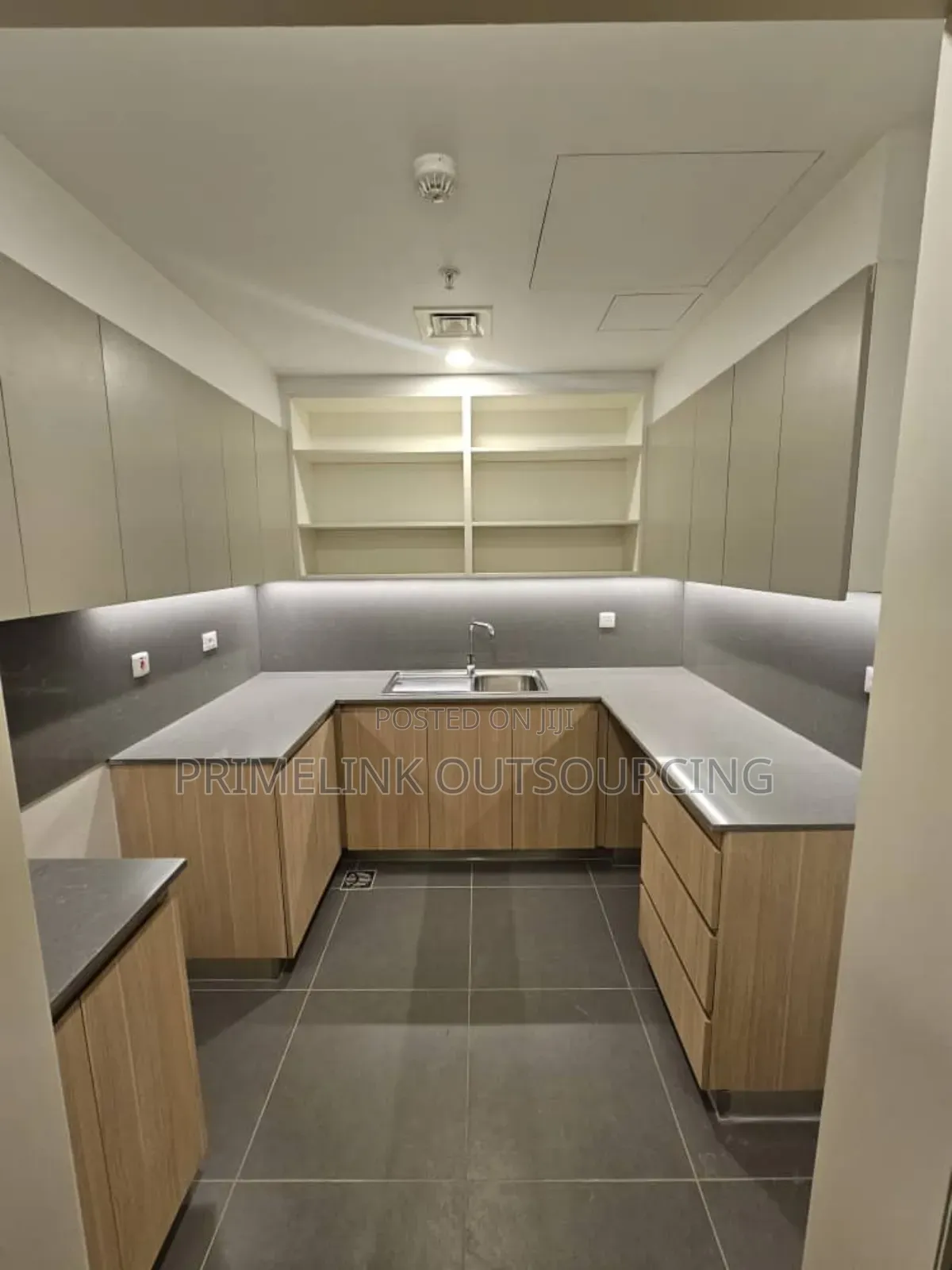 2bdrm Apartment in Eagles, Kirkos for rent