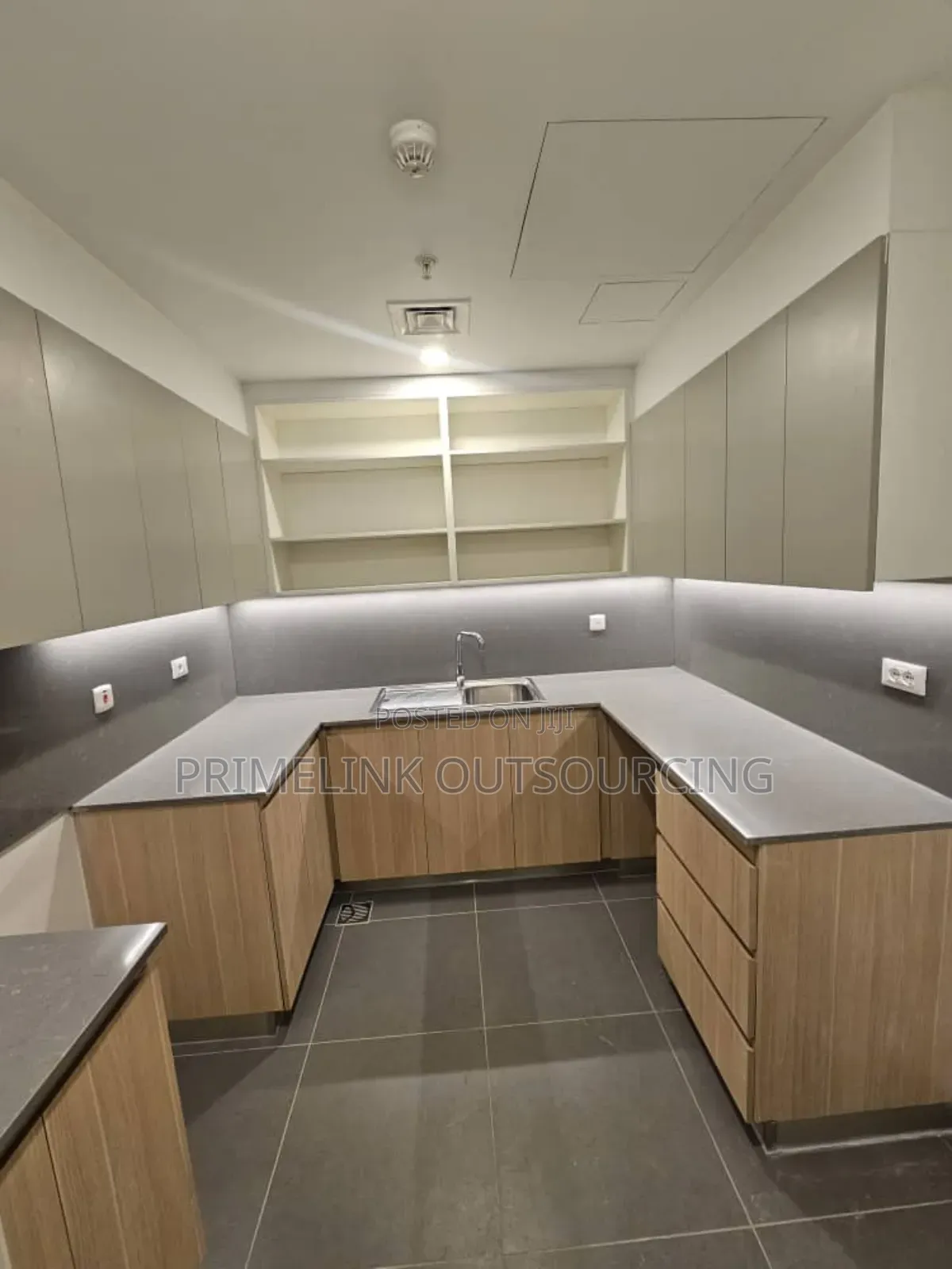 2bdrm Apartment in Eagles, Kirkos for rent