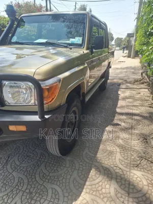 Toyota Hilux Revo Double Cab Deisel 2.4 AWD 2021 Beige