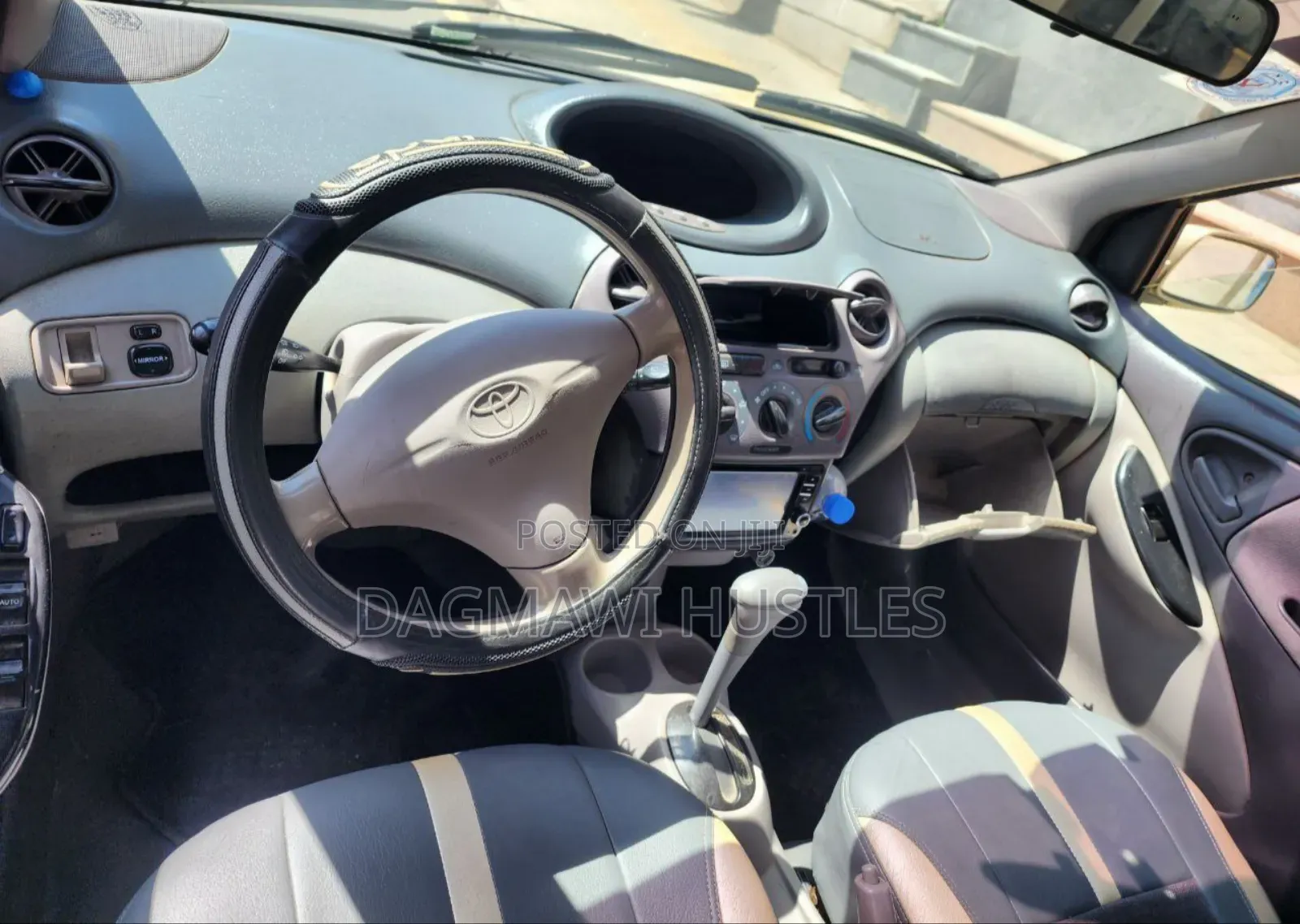 Toyota Platz 2001 Gold