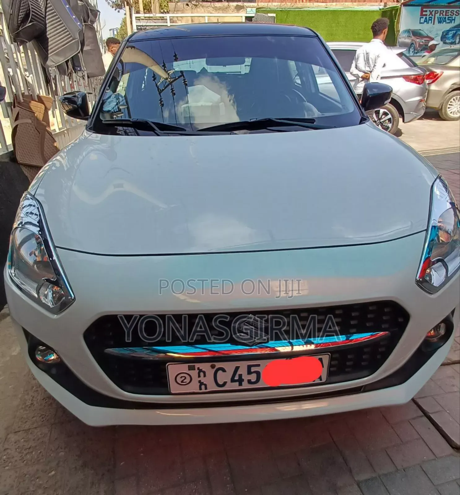 Suzuki Swift 2022 White
