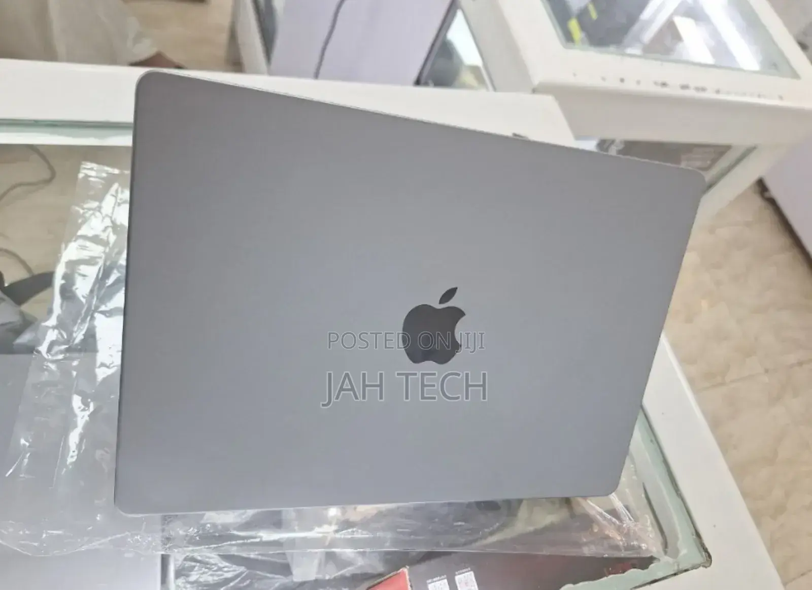 New Laptop Apple MacBook Pro M1 32GB Apple M1 Pro SSD 512GB
