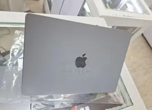 New Laptop Apple MacBook Pro M1 32GB Apple M1 Pro SSD 512GB