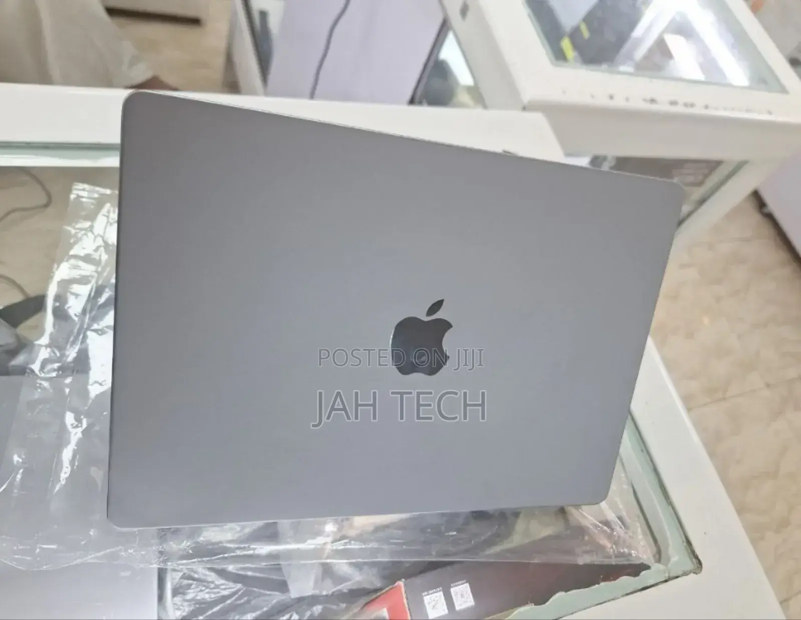 New Laptop Apple MacBook Pro M1 32GB Apple M1 Pro SSD 512GB