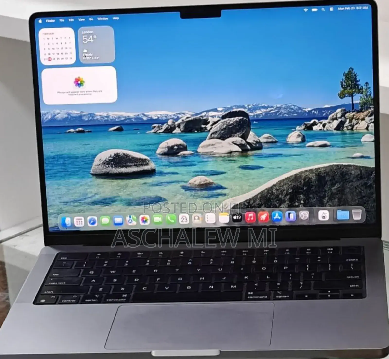 New Laptop Apple MacBook Pro 2023 M3 14-inch 8GB Apple M3 Pro SSD 512GB