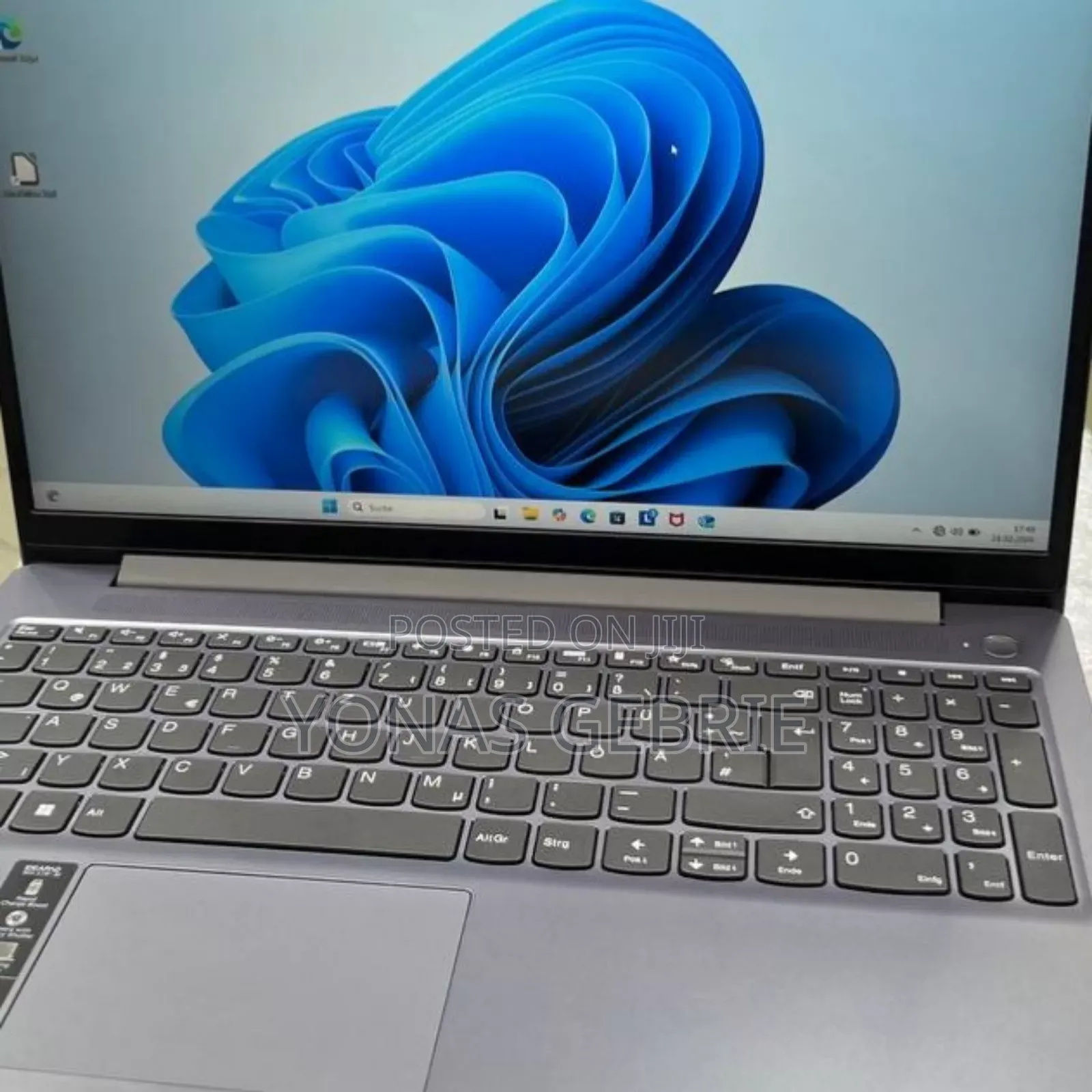 New Laptop Lenovo 16GB AMD Ryzen 5 SSD 512GB