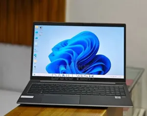 New Laptop HP ZBook Firefly 15 G7 16GB Intel Core i7 SSD 512GB