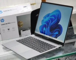 New Laptop Razer Blade Advanced 8GB Intel Core i5 SSD 512GB