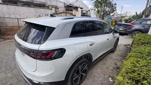 Volkswagen ID.6 2022 White