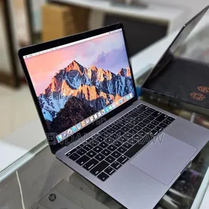 New Laptop Apple MacBook Pro 2017 8GB Intel Core i5 SSD 256GB