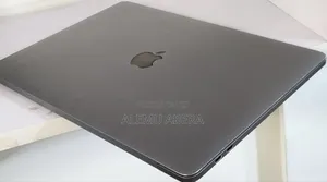 New Laptop Apple MacBook Pro 2019 8GB Intel Core i5 SSD 256GB