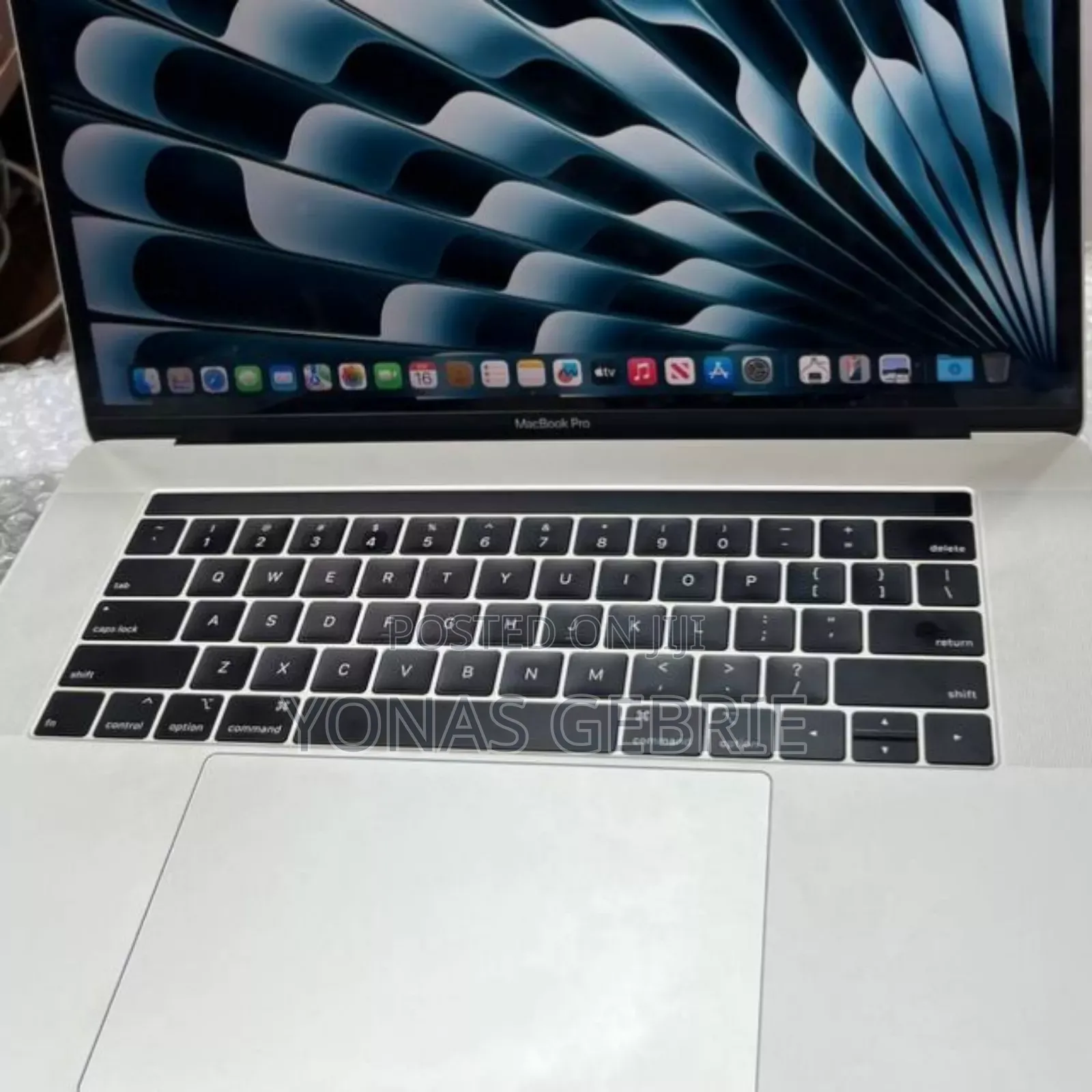 New Laptop Apple MacBook 16GB Intel Core i7 SSD 256GB