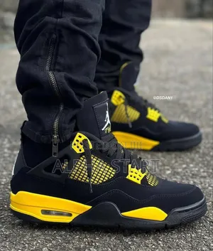 Jordan 4 Bus Black + Yellow High Master Quality Smooth