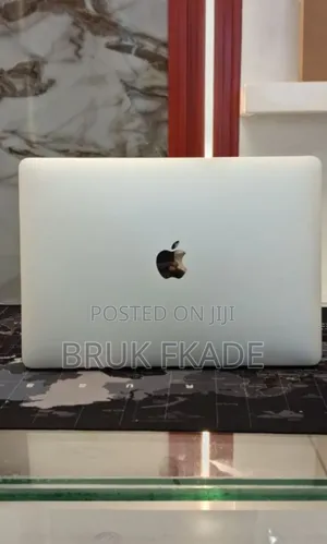 New Laptop Apple MacBook 2016 8GB Intel Core i5 SSD 256GB