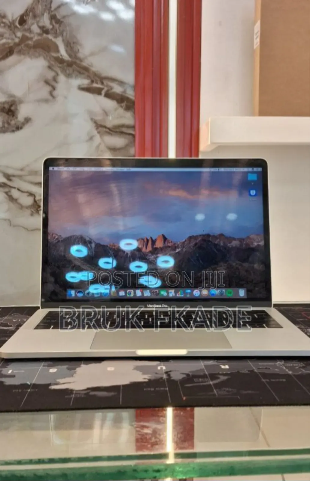 New Laptop Apple MacBook 2016 8GB Intel Core i5 SSD 256GB