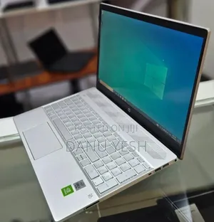 New Laptop HP Pavilion 15 8GB Intel Core i5 SSD 256GB