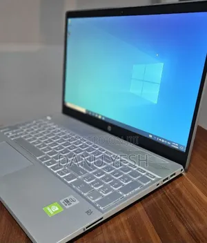 New Laptop HP Pavilion 15 8GB Intel Core i5 SSD 256GB