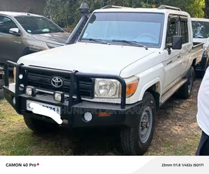Toyota Land Cruiser 2018 White