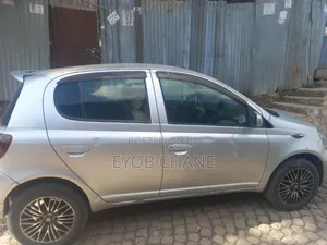 Toyota Vitz 1.0 FWD 5dr 2001 Silver