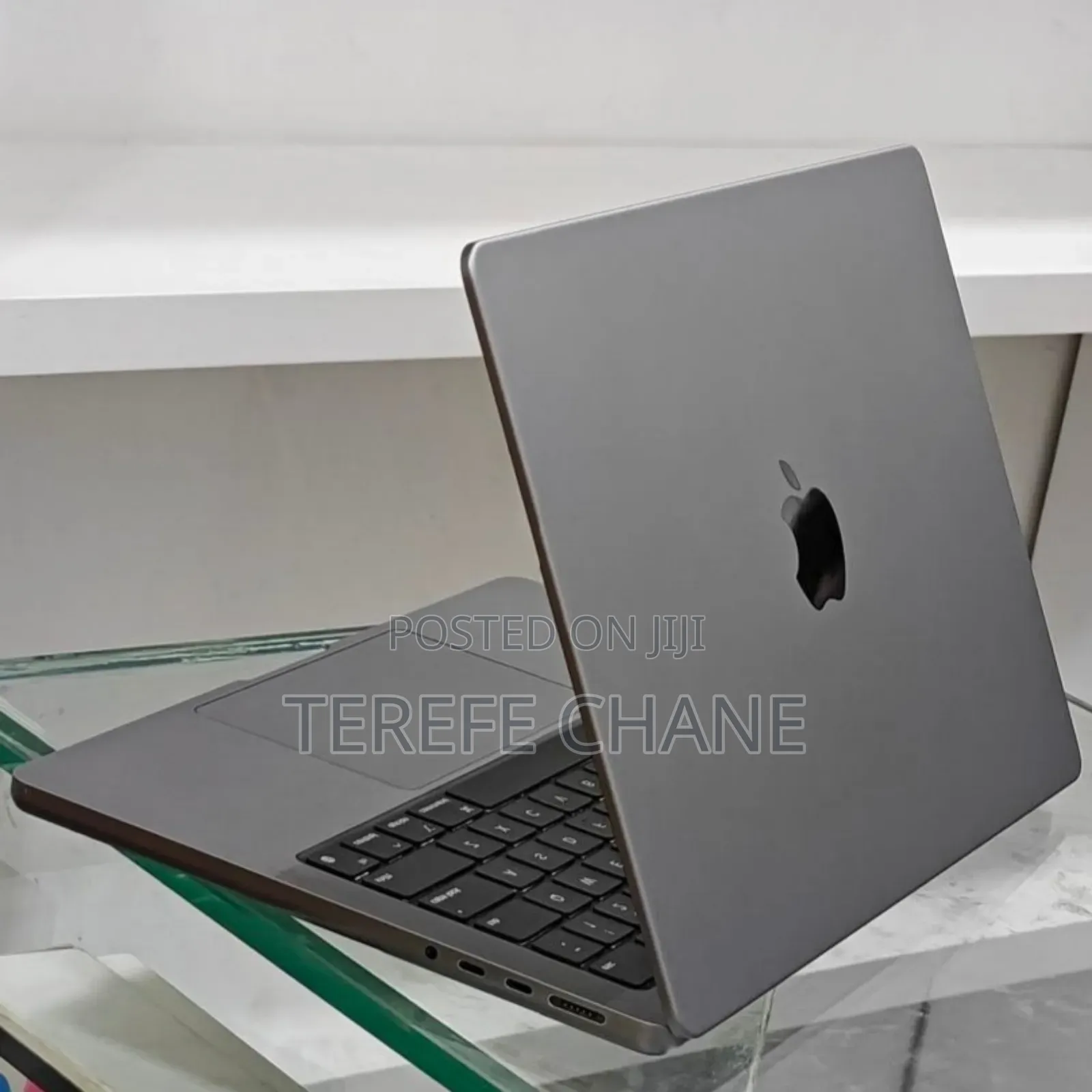 New Apple MacBook Pro 2023 M3 14-inch 8GB Intel Core i5 SSD 512GB